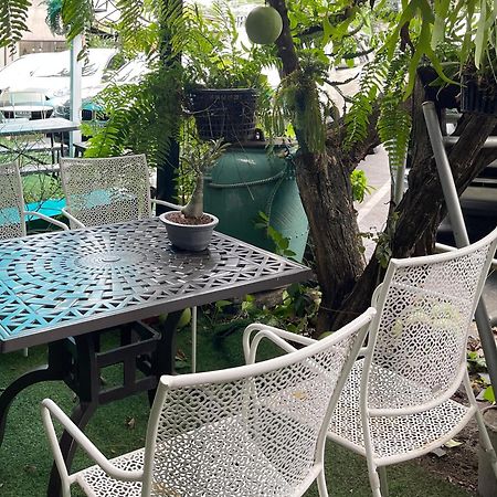 The Quarter Wutthakat Apartment Bangkok Exterior photo